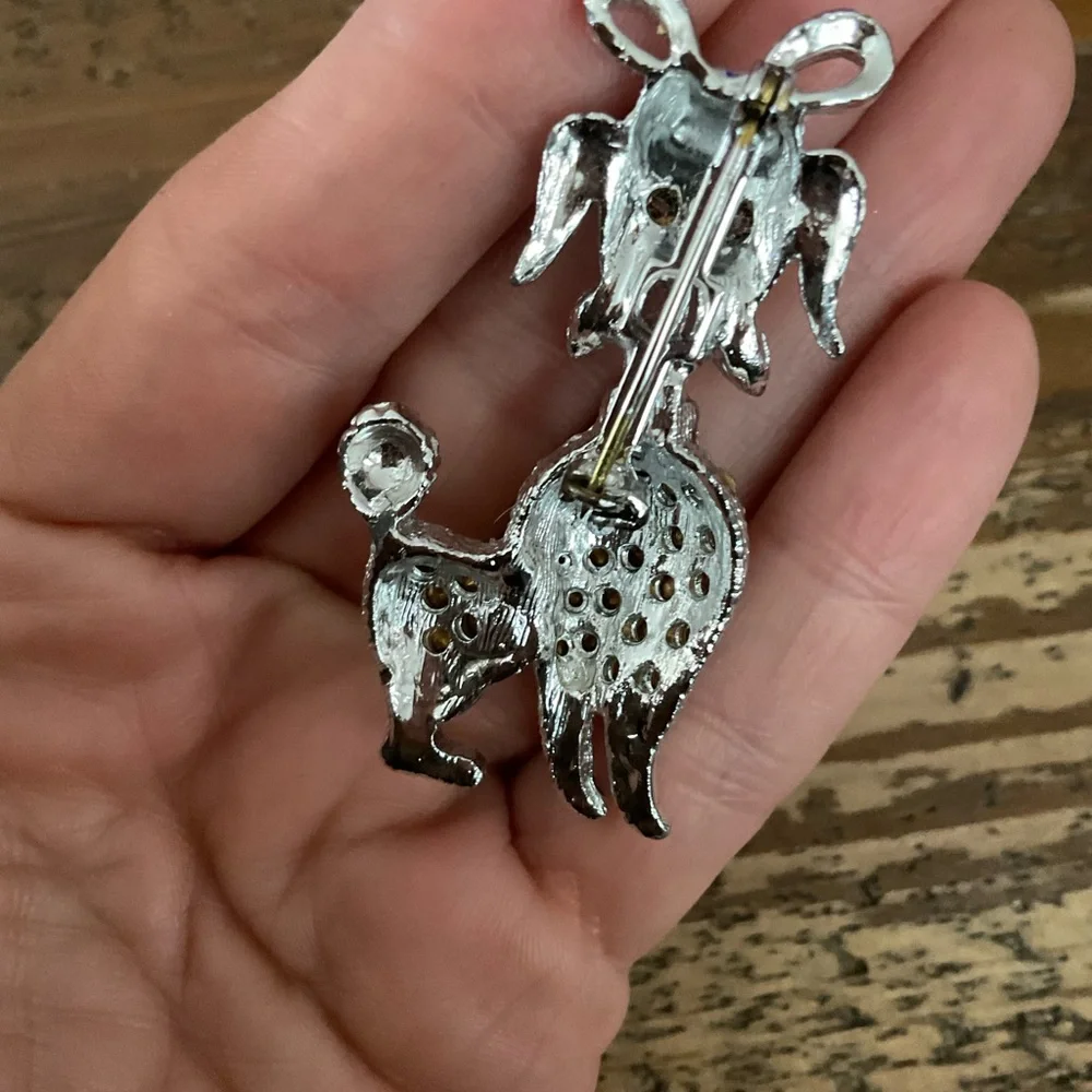 VINTAGE GREEN‎ EYED POODLE BROOCH